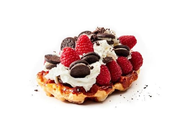 Zinneken's Belgian waffles Harvard square: #09 Oreo Freakin' Party, 1 x $9.75
waffle with oreo crumbs, whipped cream and raspberries