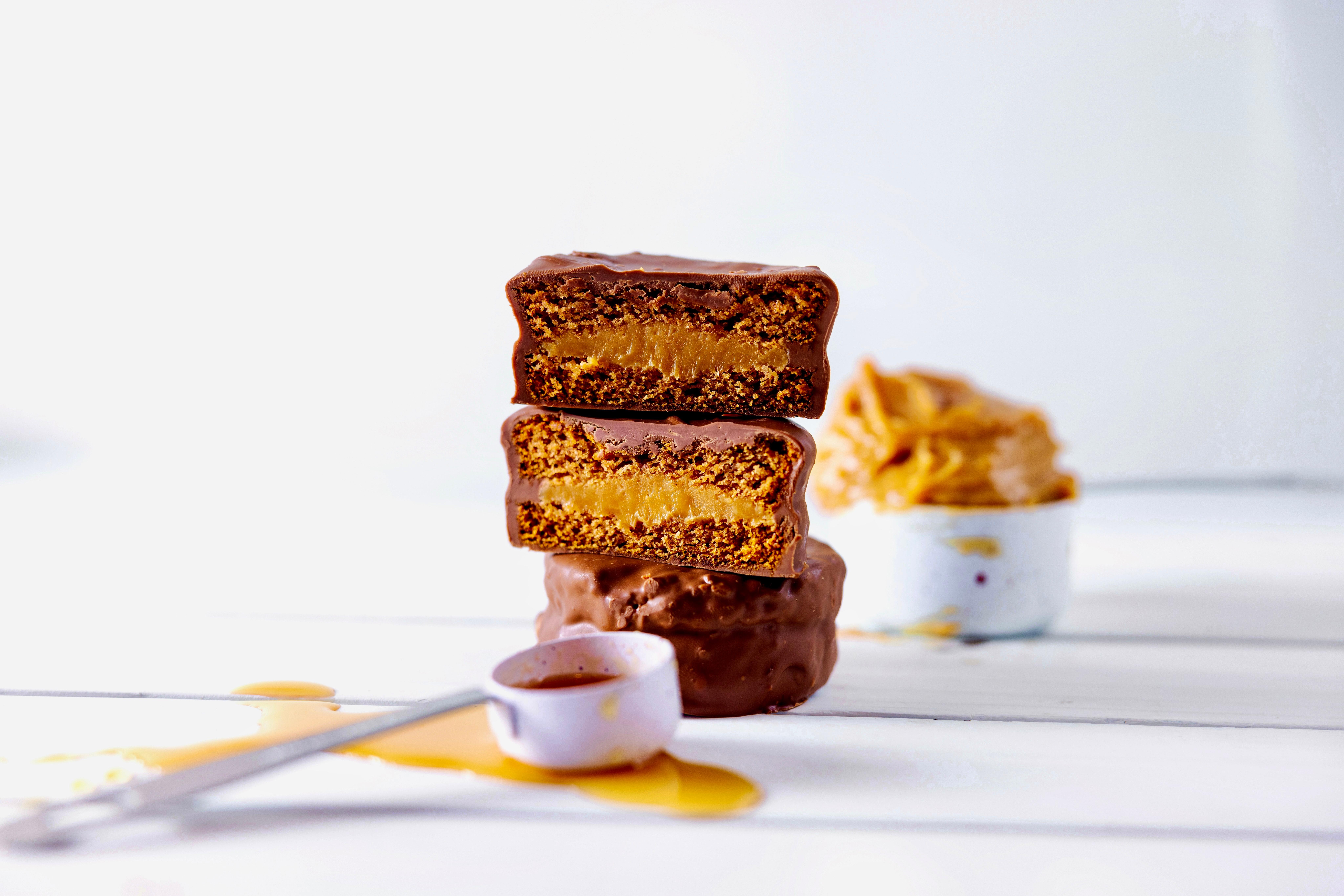 Brigadeiro Bakery: Honey Cake , 1 x $7.50
Hearty honey & spices cake filled with dulce de leche and dipped in milk chocolate.

Honey Cake Single
Honey Cake Trio

Ingredients:

Flour, sugar, honey, milk, oil, cinnamon, cloves, milk chocolate (38%), corn starch, butter

Shelf life: 30 days refrigerated