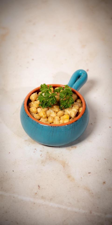 SALMA EAST VILLAGE: Balilah, 1 x $9.50
Whole chickpeas seasoned with spices and garlic & topped with virgin olive oil