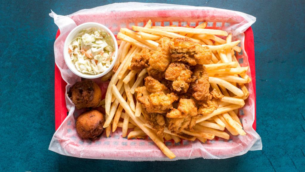 Lobstah On A Roll: The Oyster House Plattah, 1 x $19.50
Indulge in the exquisite flavors of lightly battered local oysters at The Oyster House Plattah. Taste the freshness of the sea with each bite and elevate your dining experience to new heights. Treat yourself to a culinary delight that will leave you craving for more!