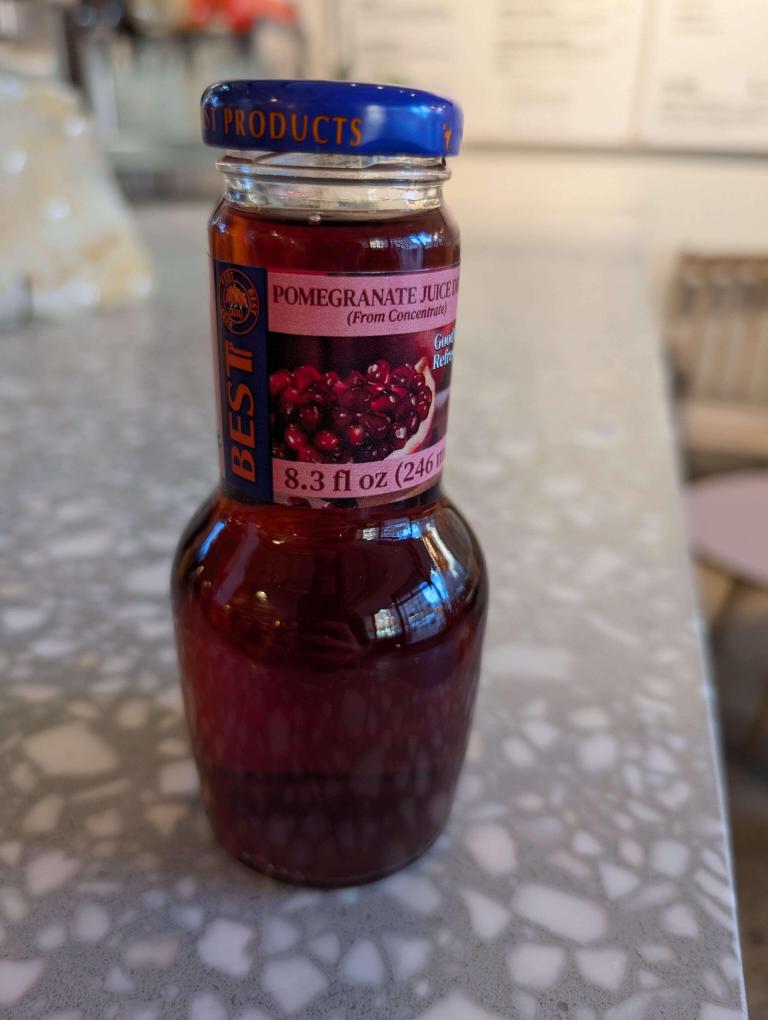 Manousheh: Juices (Delivery) , 1 x $4.00
Best Mango and Pomegranate, and Rani Orange and Peach with chunks