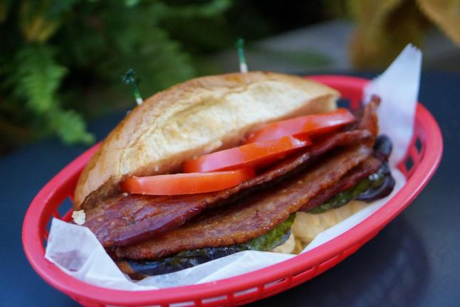 Lobstah On A Roll: Boston Whaler Add mayo
Bun not toasted, 1 x $15.90
Tomato, lettuce, and thick-sliced bacon piled high