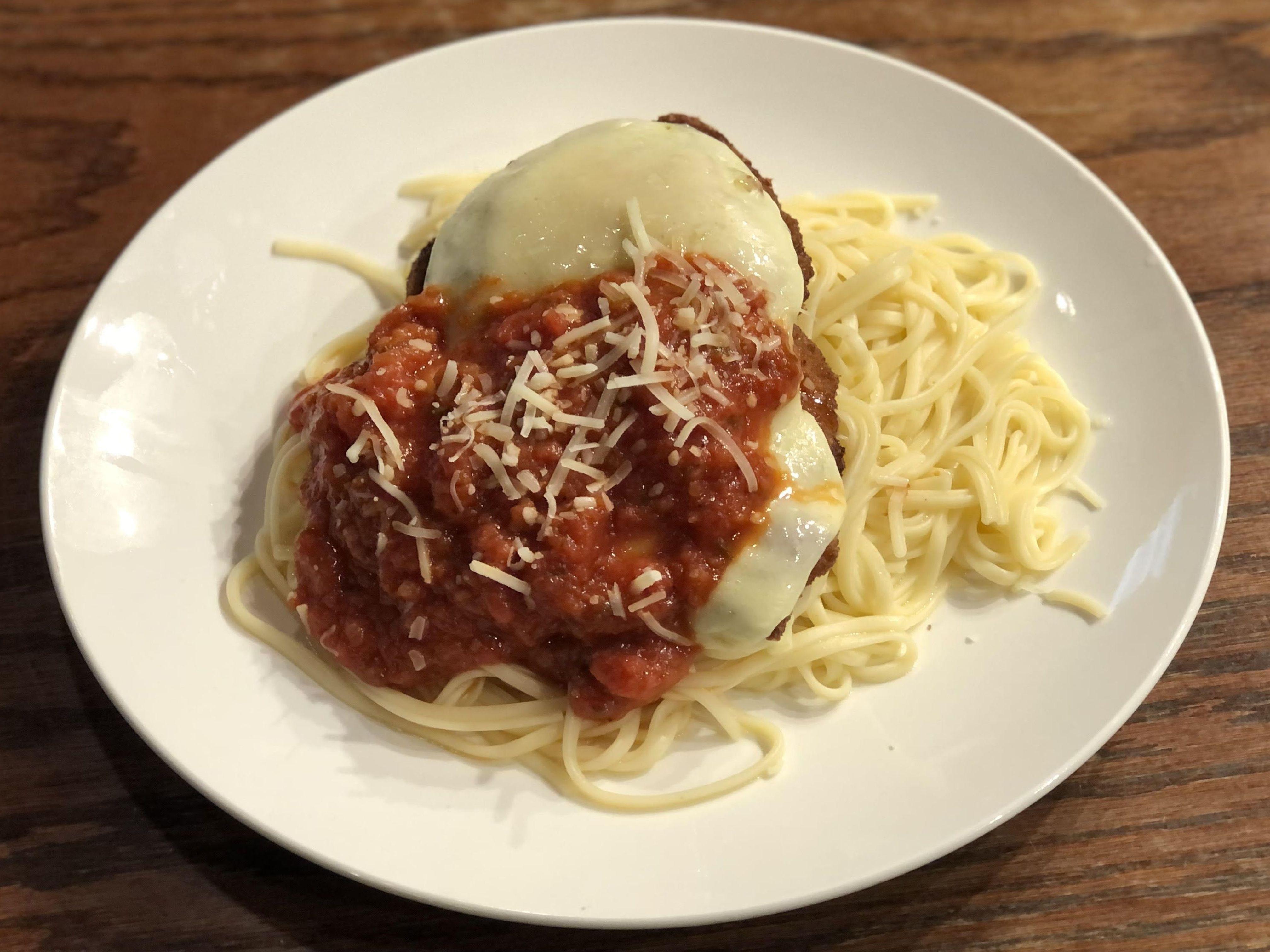 Lobstah On A Roll: Chicken Parm Pasta, 1 x $19.90
Indulge in the crispy coating, savory marinara, and gooey cheese perfection of our Chicken Parm. A mouthwatering classic that will leave you craving more with every bite!