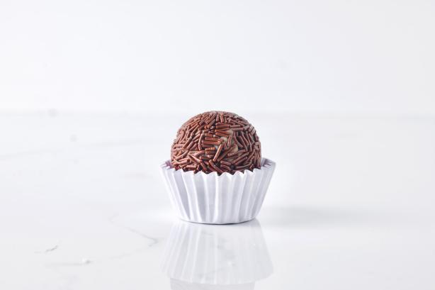 Brigadeiro Bakery: Brigadeiro Box , 1 x $3.00
Brazil's iconic treat: the most indulgent soft truffles. Choose from a variety of flavors and box sizes.