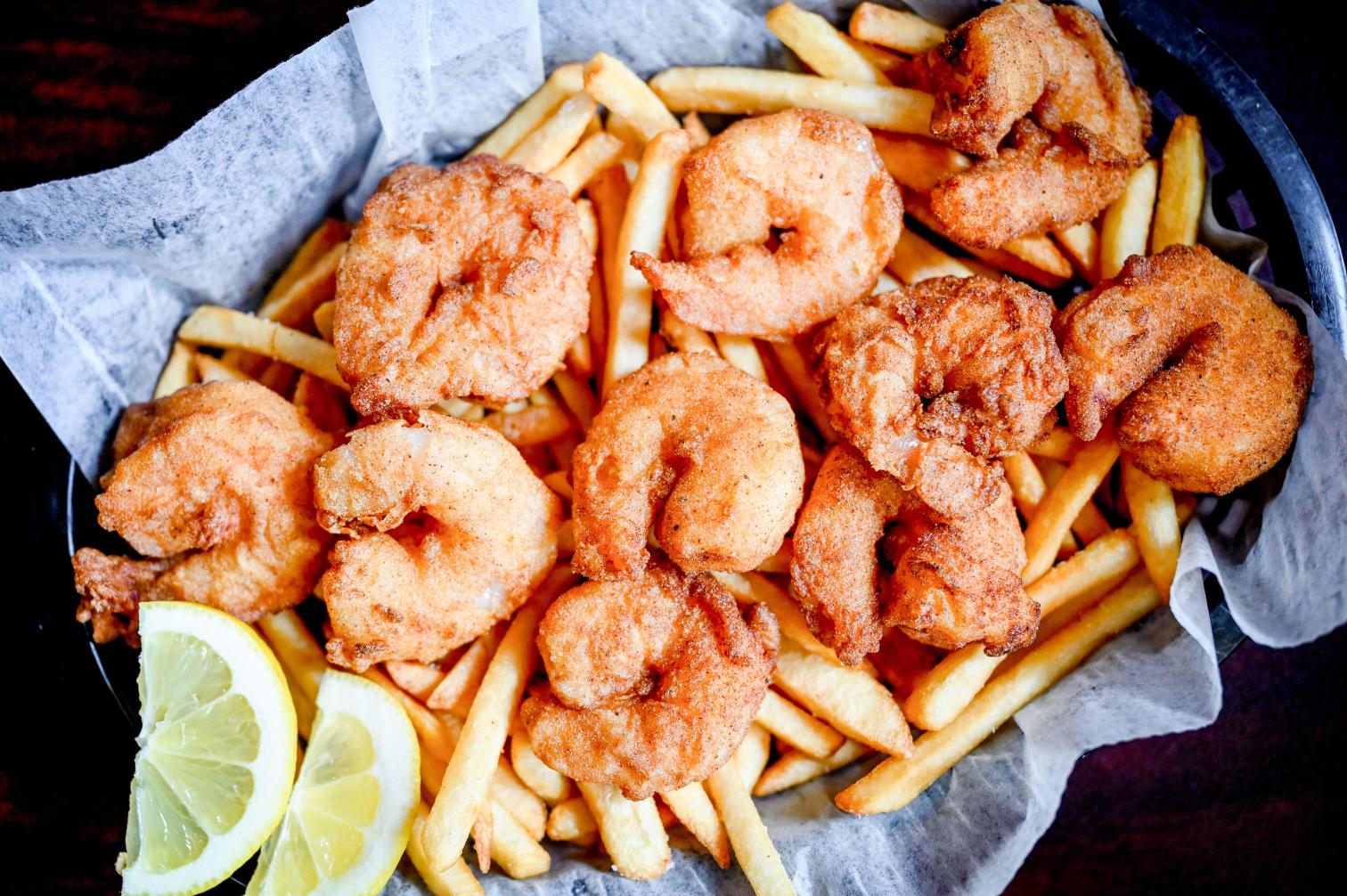 Lobstah On A Roll: Shrimp Boat Plattah, 1 x $18.90
Set sail on a culinary adventure with our Shrimp Boat Plattah! Indulge in a fresh seafood selection, enjoy a delicious variety of platter delights, and savor the large lightly battered shrimp that are perfect for sharing. Add a touch of seaside delight to your dining experience today!