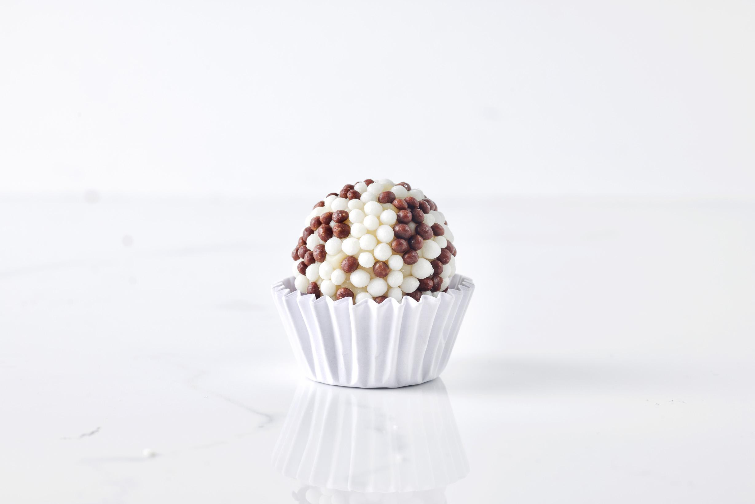 Brigadeiro Bakery: BRIGADEIRO 100+PIECE, 75 x $2.20
A Brigadeiro is Brazil’s favorite dessert. Always hand rolled, and made to indulge.

Every Brigadeiro contain dairy as the main ingredient is sweetened condensed milk.

Price for 100 + brigadeiros.

Shelf life - 7 days refrigerated.
