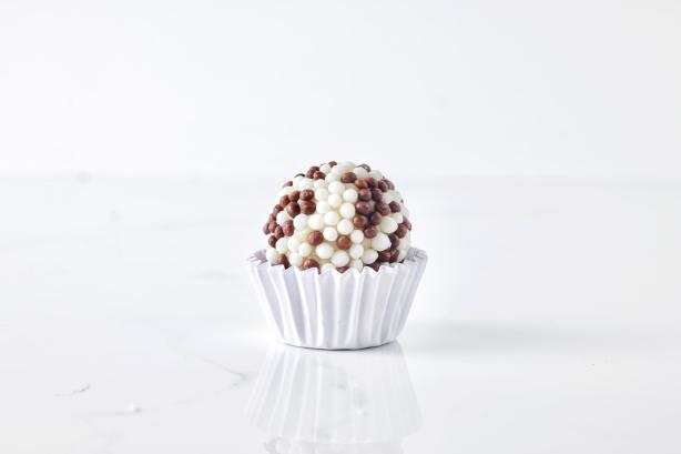 Brigadeiro Bakery: BRIGADEIRO 100+PIECE, 75 x $2.20
A Brigadeiro is Brazil’s favorite dessert. Always hand rolled, and made to indulge.

Every Brigadeiro contain dairy as the main ingredient is sweetened condensed milk.

Price for 100 + brigadeiros.

Shelf life - 7 days refrigerated.