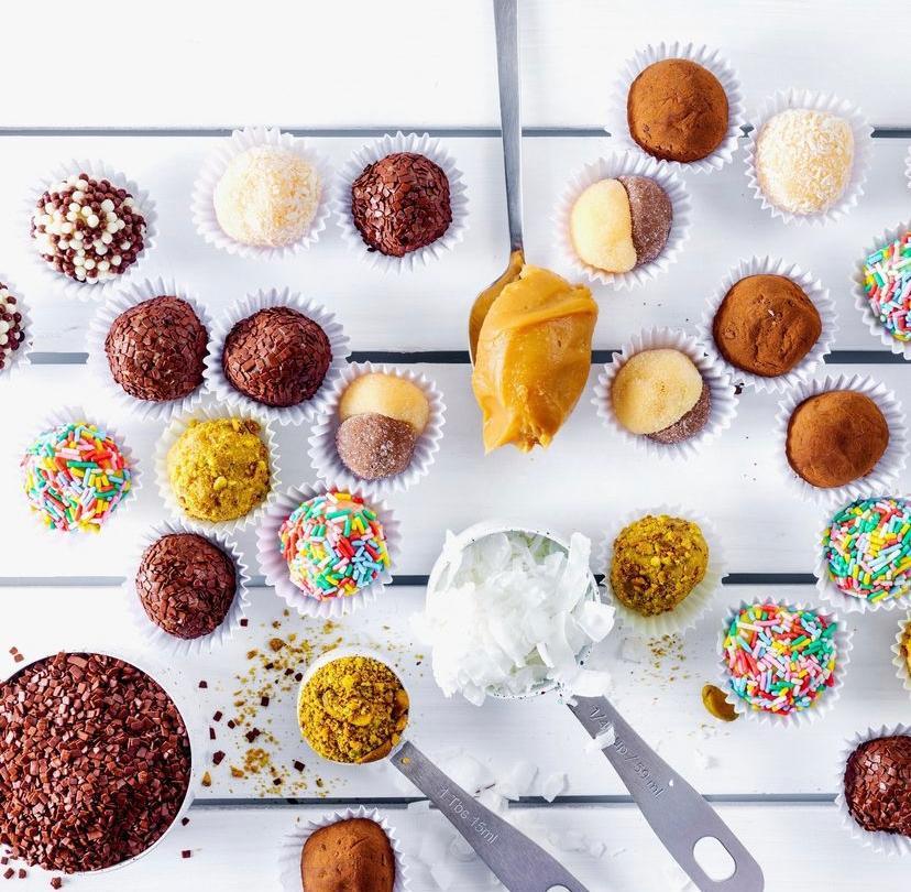 Brigadeiro Bakery: 48 Brigadeiros Box, 1 x $124.00
Brigadeiro is a delicious and popular Brazilian sweet treat, often referred to as a type of bonbon or truffle. It is one of the most beloved desserts in Brazil and is commonly served at parties, celebrations, and gatherings. The brigadeiro's simplicity and rich flavor make it a favorite among people of all ages.
Our Best Sellers Brigadeiros - soft truffles -