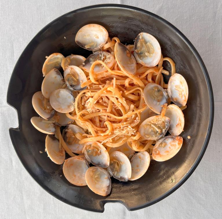 Lobstah On A Roll: Clam Pasta, 1 x $21.90
Indulge in the crispy coating, savory marinara, and gooey cheese perfection of clams. A mouthwatering classic that will leave you craving more with every bite!
