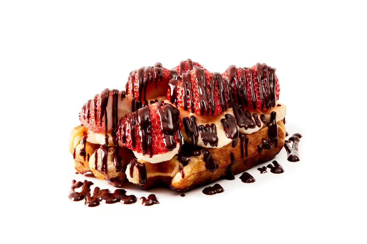 Zinneken's Belgian waffles Harvard square: #07 Fruit Delight, 1 x $9.75
Liege waffle with chocolate, banana and strawberries