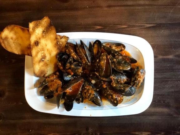 Lobstah On A Roll: Mussels Fra Diavalo, 1 x $18.50
Indulge in the bold flavors of our Mussels Fra Diavalo, featuring plump fresh mussels smothered in a fiery red marinara sauce. Experience the authentic taste of Italy with this spicy and savory dish - a culinary delight you won't want to miss!