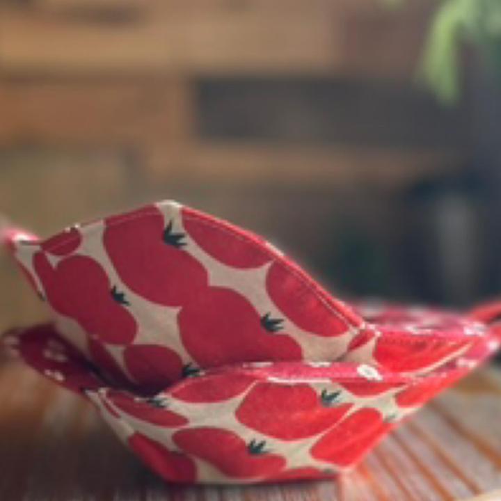 KIWI AND MOCHI: BOWL COZY, 1 x $14.00