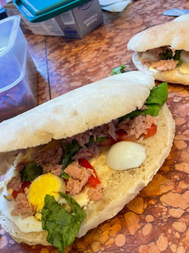 Aux Merveilleux de Fred - Midtown: Tuna Sandwich, 1 x $9.50
Tuna sandwich with Pain Bagnat, a classic from the South of France!
Fresh handmade faluche, tuna mixed with mayonnaise and mustard, sliced tomatoes, sliced eggs and lettuce.