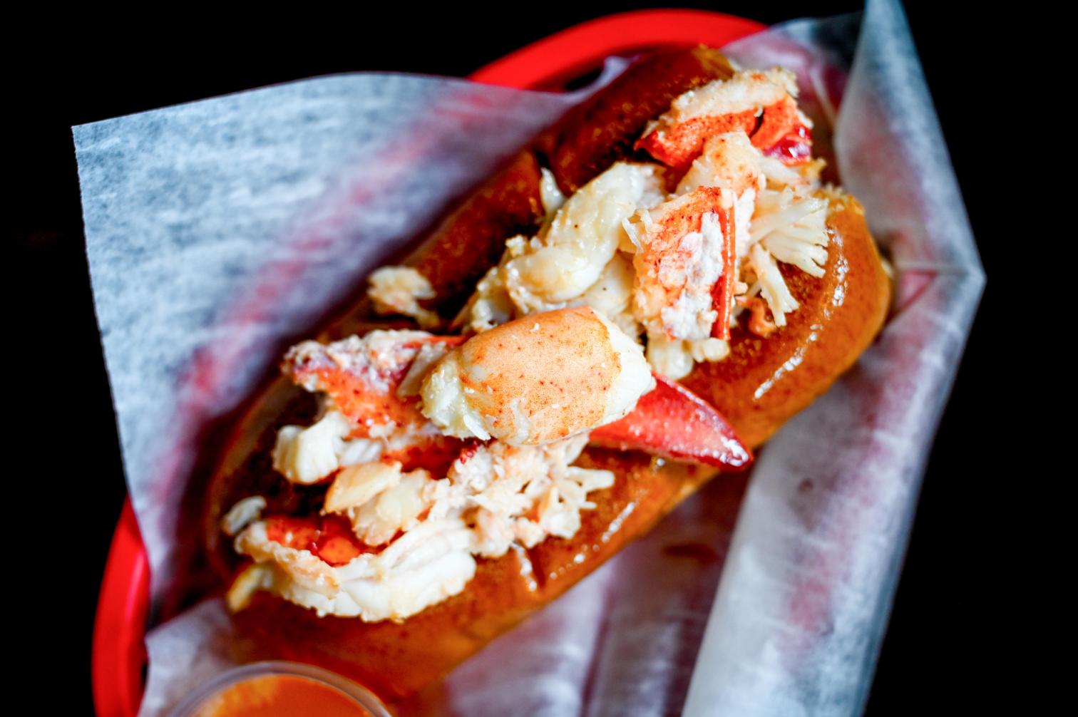 Lobstah On A Roll: Bostonian Tater tots, 1 x $26.90
Indulge in the rich flavors of our Bostonian 4 oz lobster meat lobster roll—a true taste of the coastal culinary experience. Treat yourself to this delectable delight and savor every bite of premium lobster goodness!