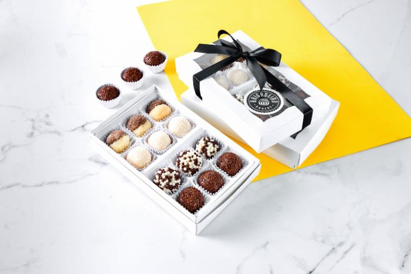 Brigadeiro Bakery: Brigadeiros, 1 x $65.00
Brazil's iconic treat: the most indulgent soft truffles. Choose from a variety of flavors and box sizes.