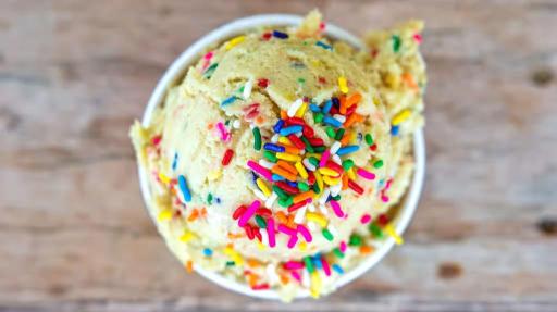 Lobstah On A Roll: Cake Batter Half Pint, 1 x $11.00
The options are endless with this blank slate of vanilla cake batter and sprinkles. Cookie dough served in bulk. One half pint serves 3-4 or makes about 8 small cookies