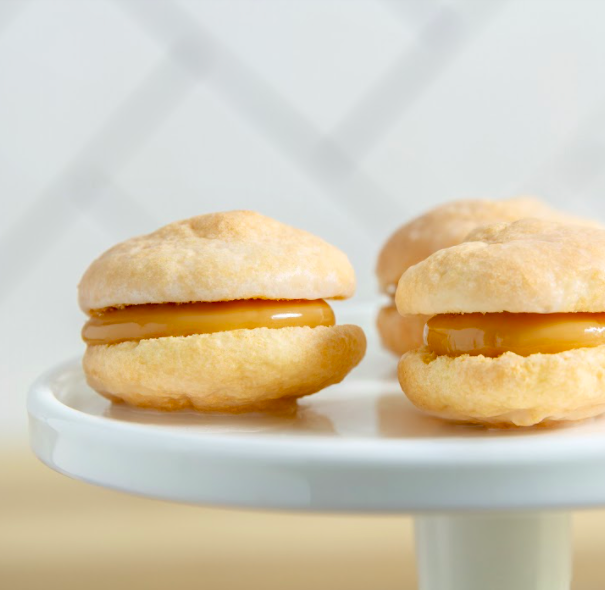 Brigadeiro Bakery: Bem Casado, 1 x $6.50
Minimum of 30

Choose wrapping paper + ribbon color