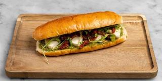 Aux Merveilleux de Fred - Midtown: Mozzarella, Pesto & Sundried Tomatoes Brioche Sandwich, 1 x $8.50
Our signature Brioche bun filled with tasty Mozzarella, Pesto and Sundried Tomatoes, and complemented with Arugula. A moist, soft and balanced sandwich where bread is a star!
