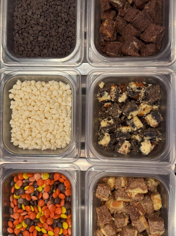 BerryLine: Topping Cup, 1 x $4.44
A small sized BerryLine cup of one of our select toppings. Note - not all of our toppings are an option to purchase on the side.