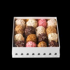 Aux Merveilleux de Fred - Midtown: Mini Merveilleux Gift Box, 1 x $55.80
Meringues mounted with flavored whipped cream and coated with chocolate flakes or caramelized hazelnuts. Our six flavors are: Le Merveilleux - Dark Chocolate L’ Incroyable - White Chocolate & Speculoos (contains gluten) L’ Impensable - Coffee Le Magnifique - Praline & Hazelnut (contains nuts) Le Sans-Culotte - Caramel L’ Excentrique - Cherry