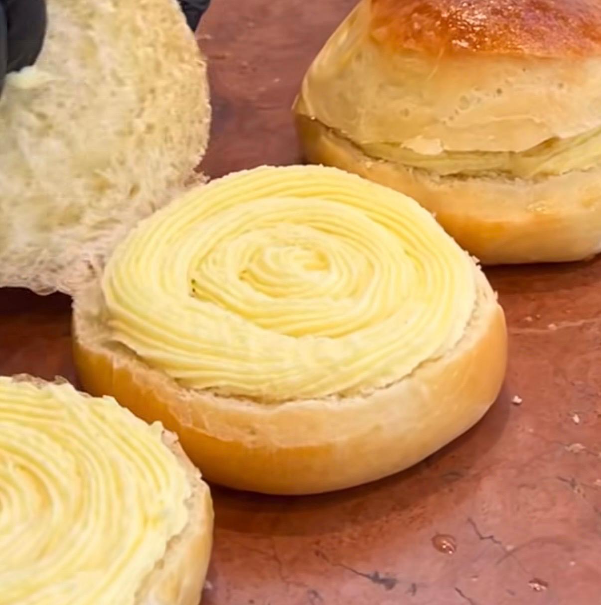 Aux Merveilleux de Fred - Midtown: Pastry Rhum Cramique, 1 x $5.40