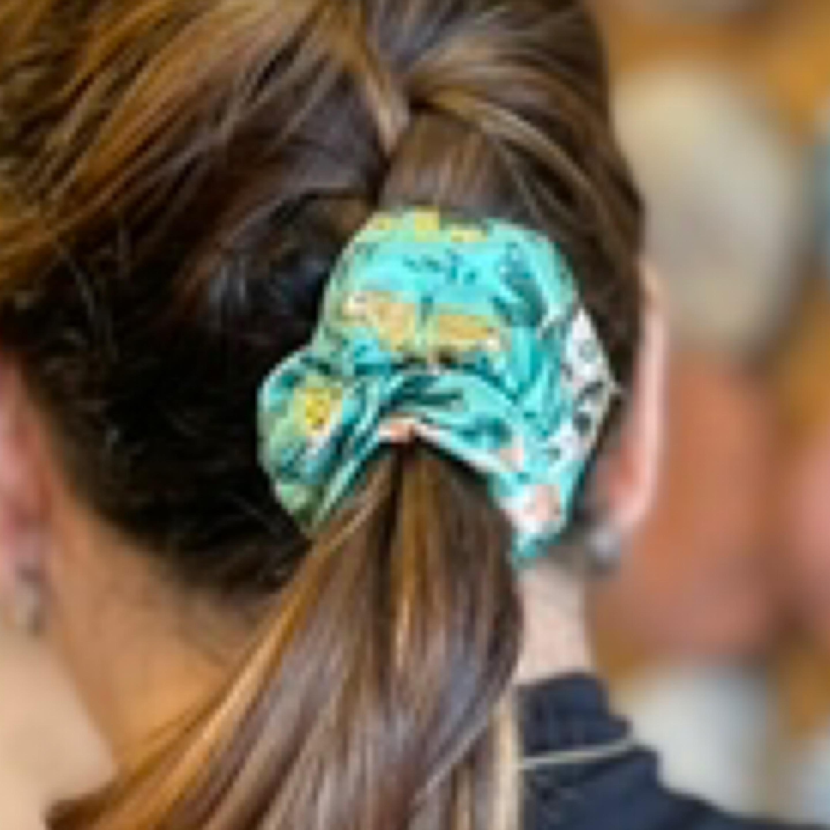 KIWI AND MOCHI: SCRUNCHIE, 1 x $12.00