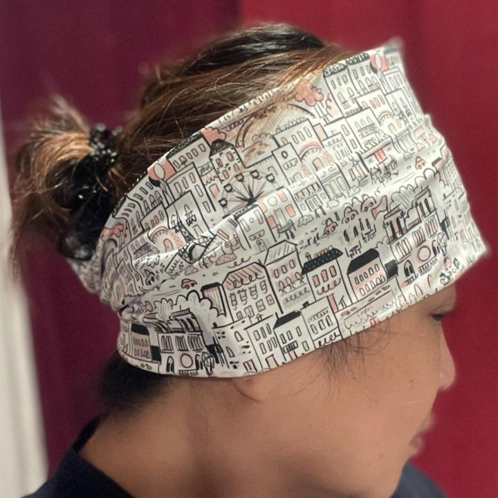 KIWI AND MOCHI: HEADBAND, 1 x $16.00