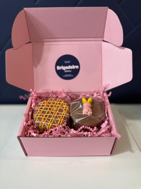Brigadeiro Bakery: Honey Cake Duo, 1 x $9.00
Two moist honey and spices cake layered with rich, creamy dulce de leche filling, offering a perfectly sweet treat.