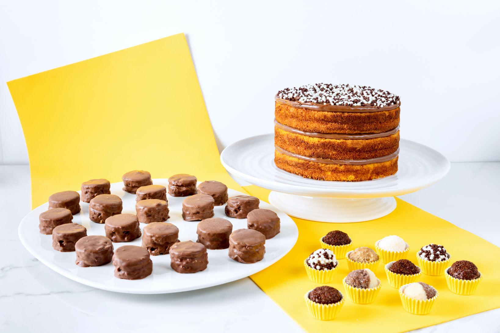 Brigadeiro Bakery: Everywhere Party Kit, 1 x $259.00
A small celebration? We got you covered!

Our Small Party Kit is great for 10 to 12 people and includes:
Small 7" Brigadeiro Cake (Chocolate)
30 Brigadeiros (choose your flavor combo)
30 mini Honey Cakes

Shelf life: 
Cake: 7 days refrigerated 
Brigadeiro: 7 days refrigerated 
Honey Cake: 30 days refrigerated