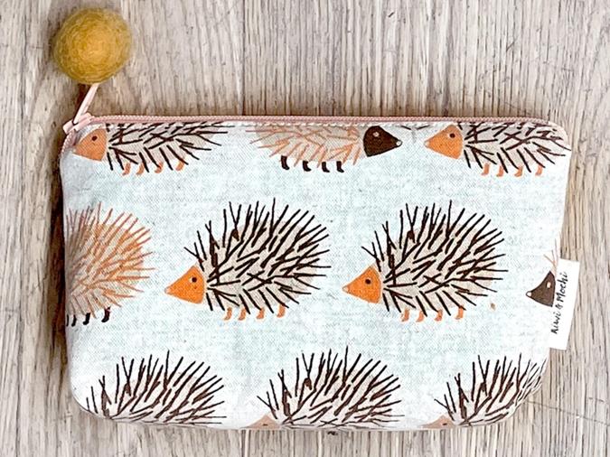 KIWI AND MOCHI: POM-POM POUCH, 1 x $18.00
HANDCRAFTED.
GREAT ORGANISER OF YOUR ESSENTIALS, LIP STICKS, PHONES, CHECK BOOKS, AND VERY PERSONAL STUFF.
OUTER FABRIC OPTIONS : CANVAS / COTTON TWEED WITH WOOL POMPOM.
SOFT LINER TO PROTECT YOUR ESSENTIALS
DIMENSIONS 7 x 4.5 INCH